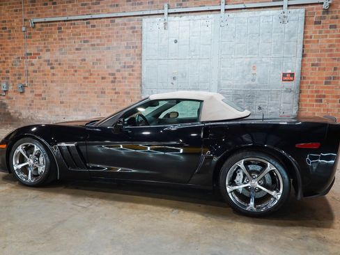 Used 2011 Chevrolet Corvette Grand Sport w/ Preferred Equipment Group RWD image 10
