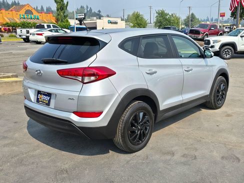 Used 2018 Hyundai Tucson SE w/ Cargo Package AWD/4WD image 7