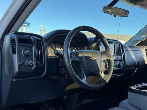 Used 2018 Chevrolet Silverado 1500 Custom image 10