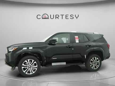 Used 2026 Toyota 4Runner Limited image 18
