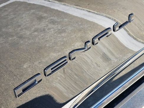 Used 2022 GMC Yukon Denali RWD image 11