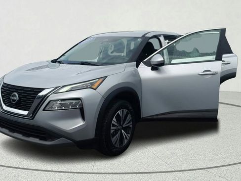 Used 2023 Nissan Rogue SV image 10