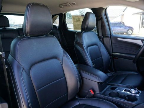 Used 2025 Ford Escape Platinum image 30