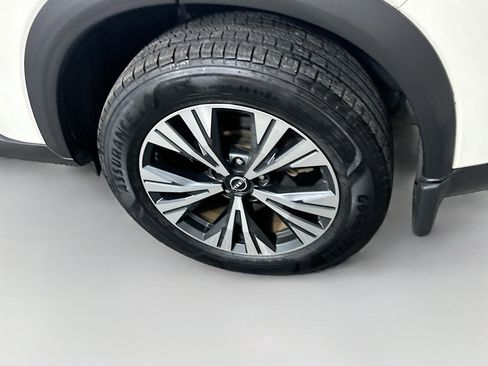 Used 2023 Nissan Rogue SV FWD image 11