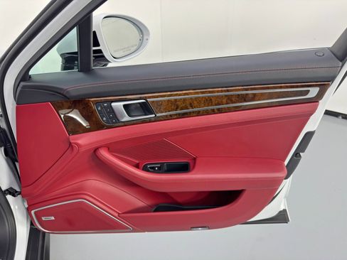 Used 2022 Porsche Panamera 4S w/ Premium Package image 51