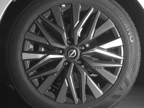 Used 2025 Nissan Altima 2.5 SV image 12