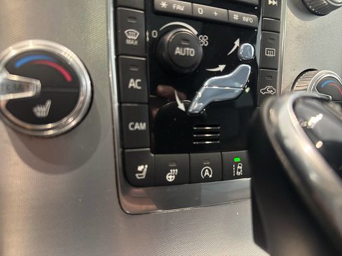 Used 2018 Volvo V60 T5 Cross Country Platinum image 31