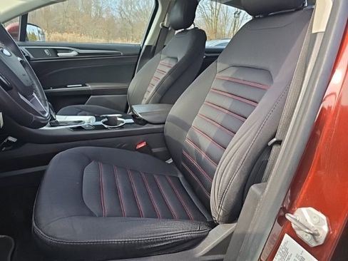 Used 2015 Ford Fusion SE w/ Equipment Group 201A image 10