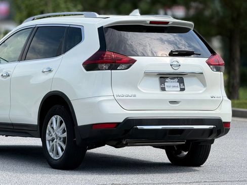 Used 2019 Nissan Rogue SV AWD/4WD image 48