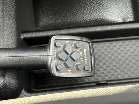 Used 2024 RAM 2500 Tradesman w/ Chrome Appearance Group image 19