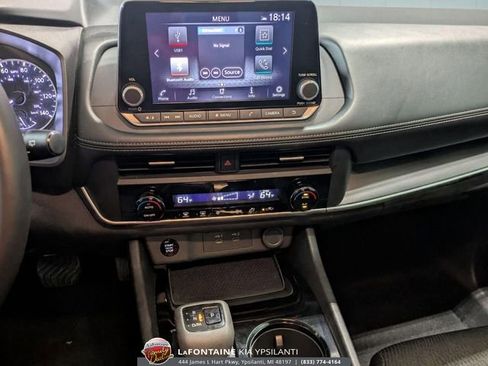 Used 2025 Nissan Rogue SV FWD image 22