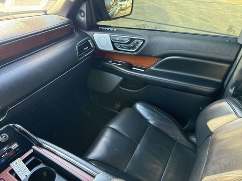 Used 2020 Lincoln Navigator Reserve w/ Equipment Group 208A Reserve image 20
