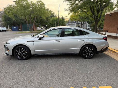 Used 2025 Hyundai Sonata SEL FWD image 13