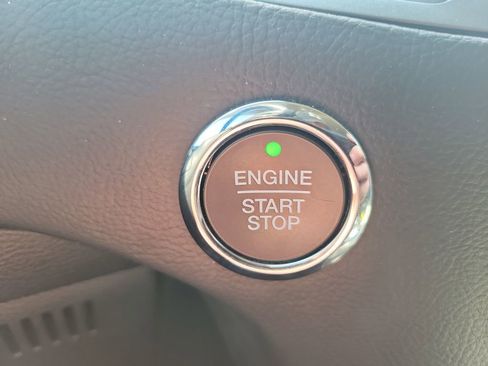 Used 2020 Ford Edge SE FWD image 27