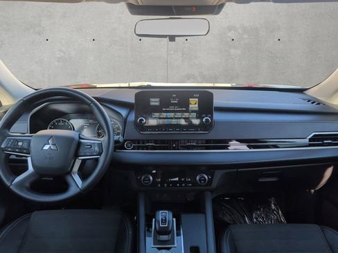 Used 2024 Mitsubishi Outlander SE Black Edition image 20