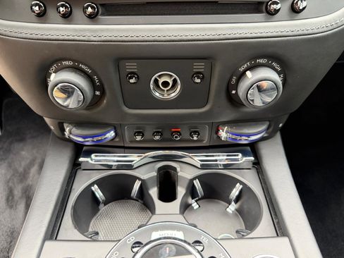 Used 2016 Rolls-Royce Wraith image 42