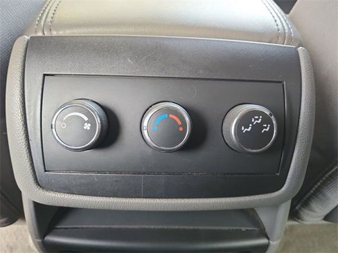 Used 2012 Chevrolet Traverse LT image 18