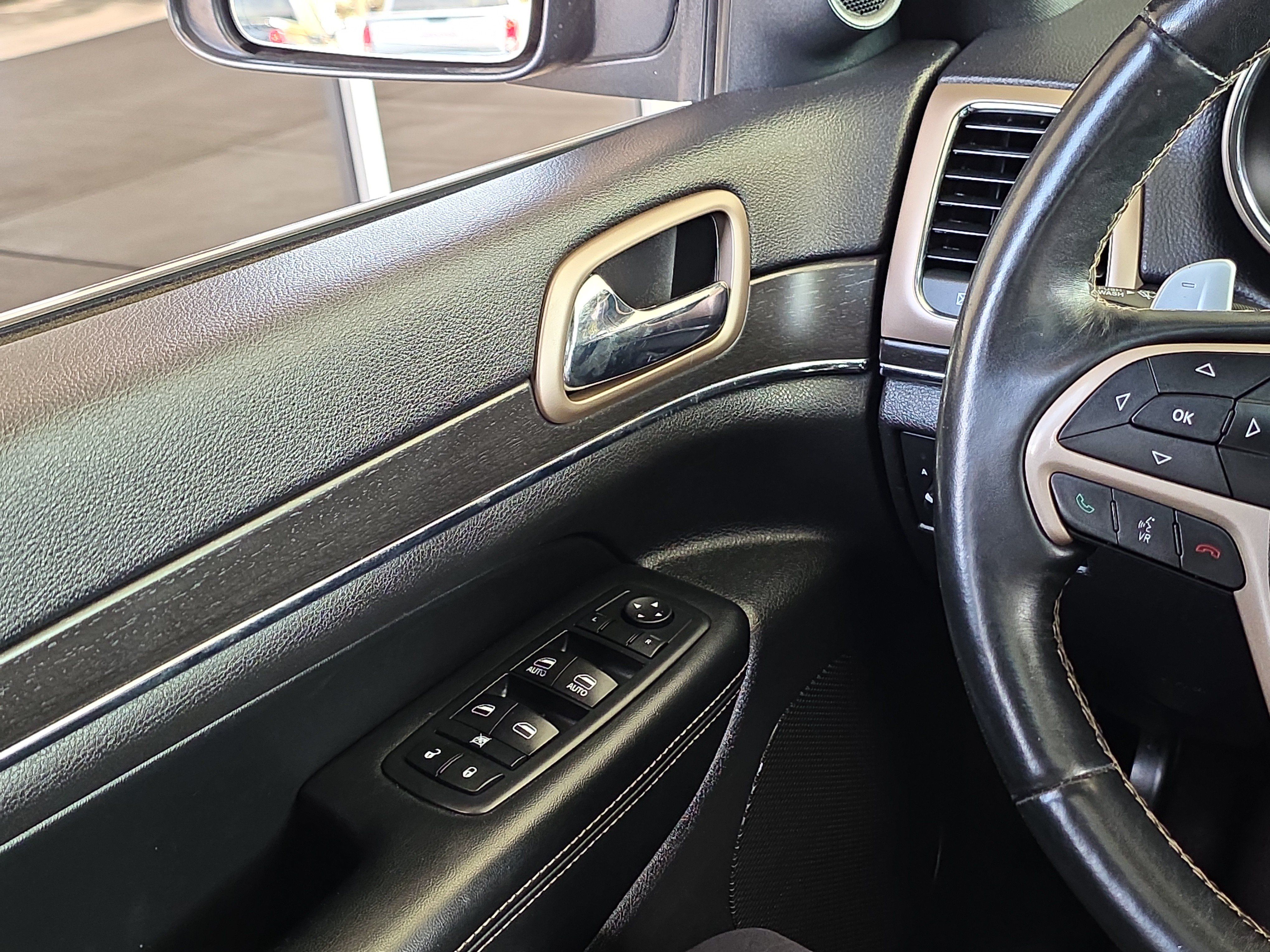 Used 2017 Jeep Grand Cherokee Limited AWD/4WD image 23