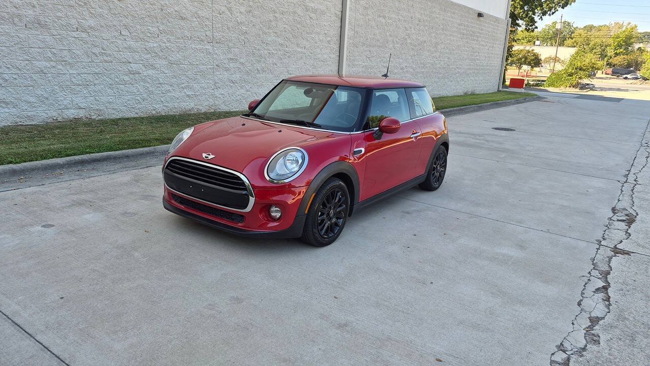 Used 2018 MINI Cooper 2-Door Hardtop FWD image 2