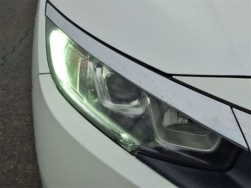 Used 2018 Honda Civic EX image 27