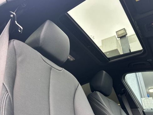 Used 2017 BMW 330e RWD image 15