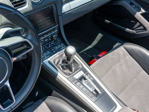 Used 2016 Porsche Boxster Spyder RWD image 61
