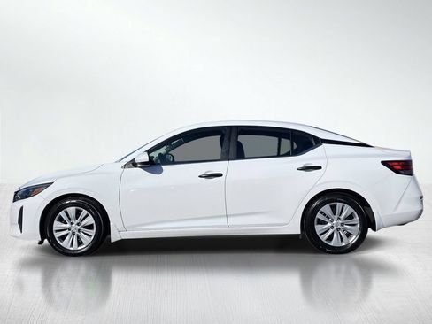 Used 2025 Nissan Sentra S FWD image 2