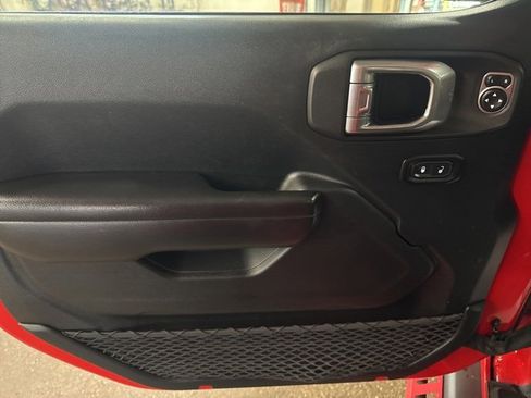 Used 2021 Jeep Wrangler Unlimited Willys image 10