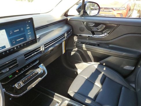 Used 2023 Lincoln Corsair FWD image 19