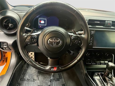 Used 2023 Toyota GR86 10th Anniversary SE image 11