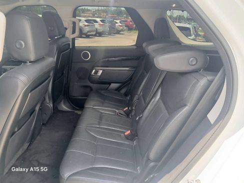 Used 2020 Land Rover Discovery SE AWD/4WD image 13