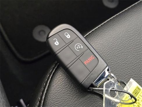 New 2026 Jeep Compass Latitude image 13