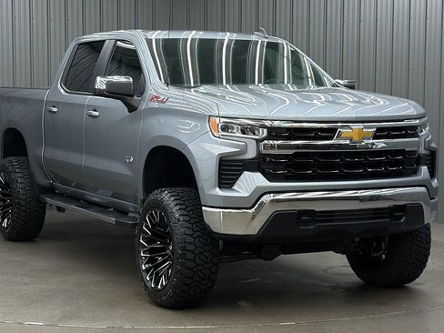 Used 2026 Chevrolet Silverado 1500 LT w/ Z71 Off-Road Package AWD/4WD image 7