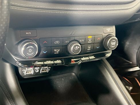 Used 2022 Dodge Durango SXT w/ Blacktop Package image 15