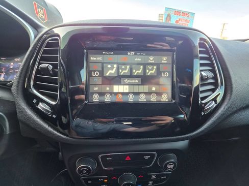Used 2021 Jeep Compass Latitude AWD/4WD image 36