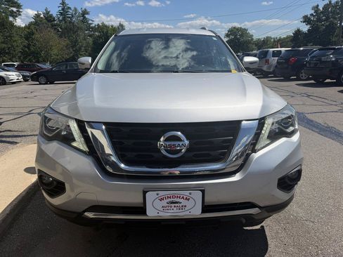 Used 2018 Nissan Pathfinder SV AWD/4WD image 2