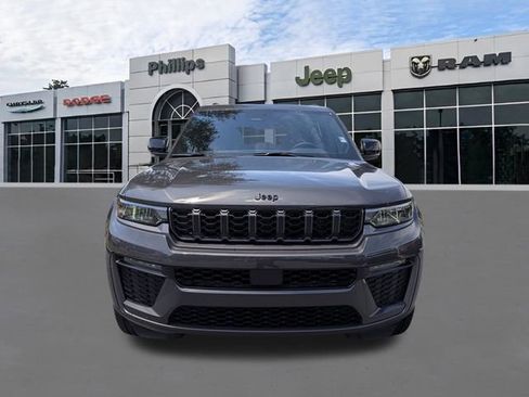 New 2026 Jeep Grand Cherokee Limited w/ Limited Altitude Package RWD image 10