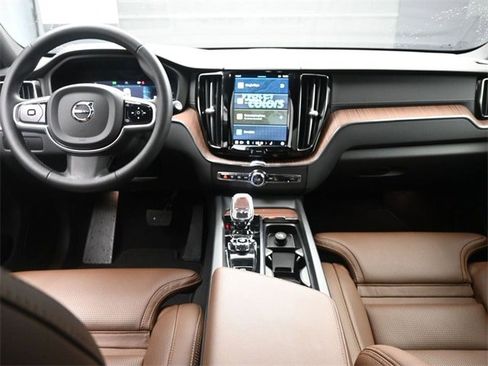 Certified 2023 Volvo XC60 B5 Ultimate w/ Protection Package Premier image 10