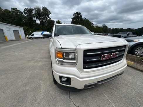 Used 2015 GMC Sierra 1500 SLT w/ All-Terrain Package AWD/4WD image 4