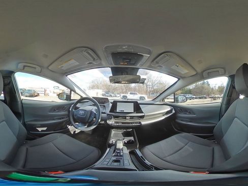 Used 2025 Toyota Prius LE image 38