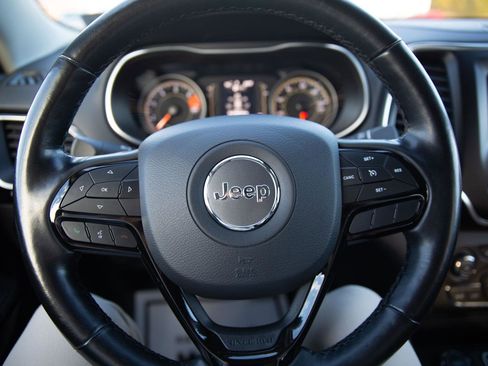 Used 2021 Jeep Cherokee Latitude Plus image 13