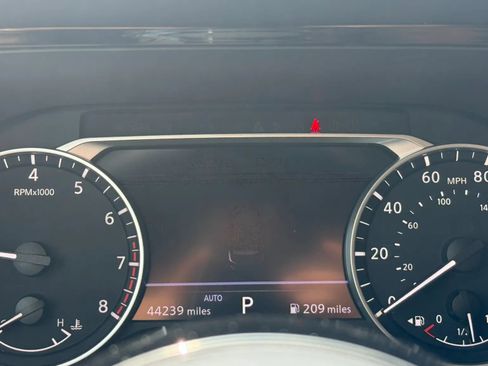 Used 2023 Nissan Pathfinder SV w/ SV Premium Package AWD/4WD image 15