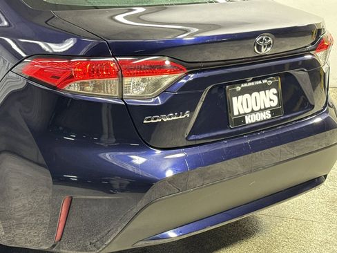 Used 2022 Toyota Corolla LE image 29