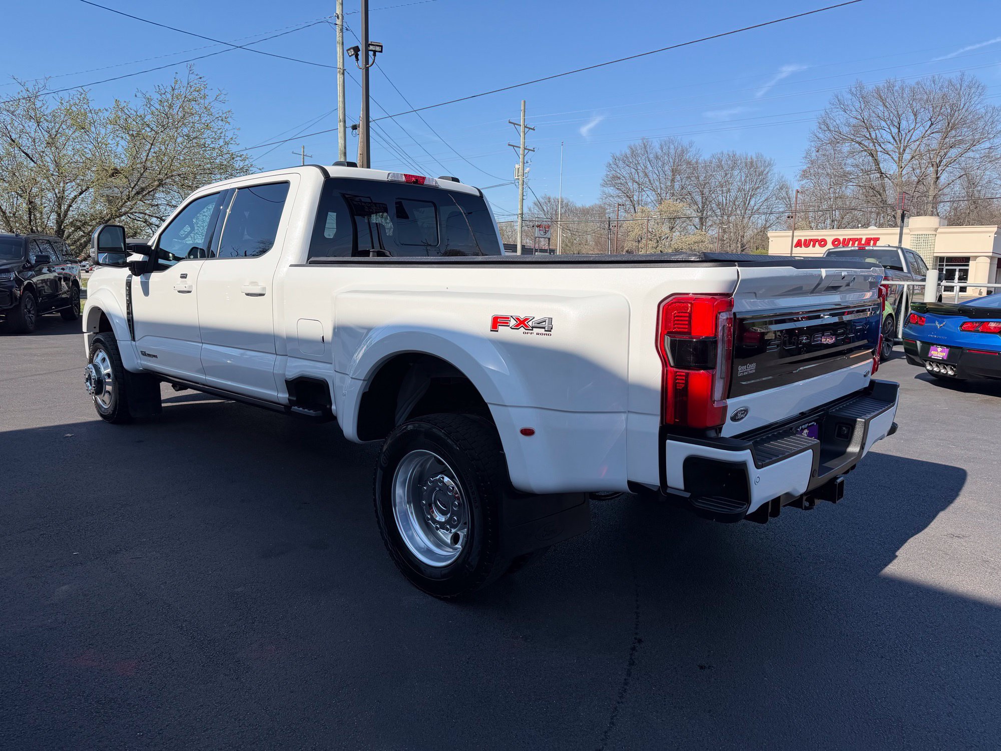 Used 2025 Ford F450 Platinum w/ FX4 Off-Road Package AWD/4WD image 4