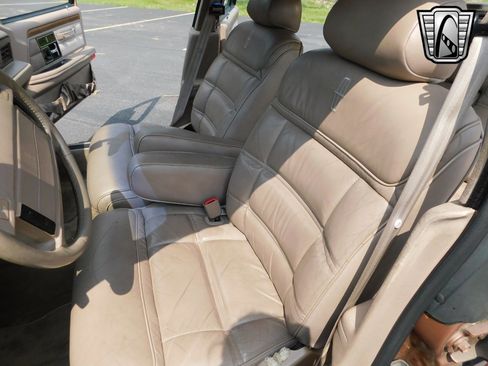 Used 1992 Lincoln Continental Executive image 21