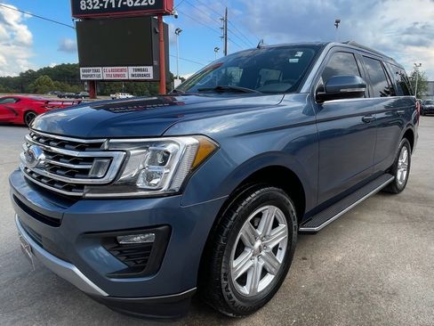 Used 2019 Ford Expedition XLT w/ Equipment Group 202A image 4
