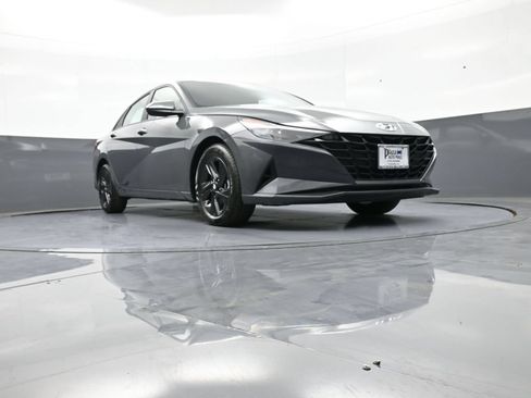 Certified 2023 Hyundai Elantra SEL FWD image 27