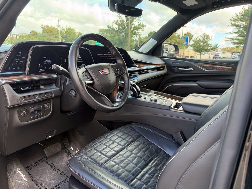 Used 2023 Cadillac Escalade ESV Sport Platinum w/ LPO, ONYX Package AWD/4WD image 15