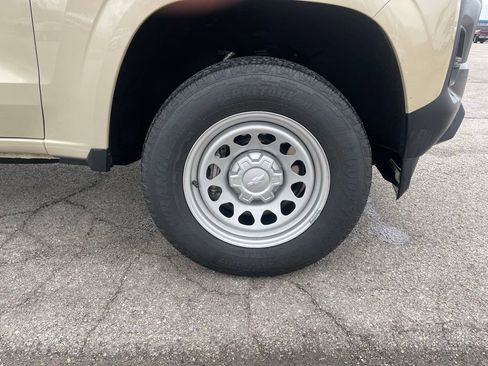 Used 2023 Chevrolet Colorado W/T image 11