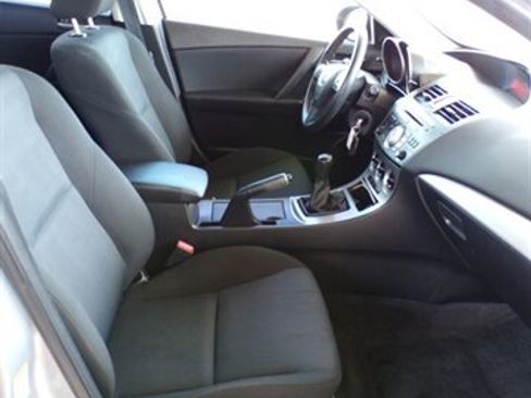 Used 2011 MAZDA MAZDA3 i Touring FWD image 23